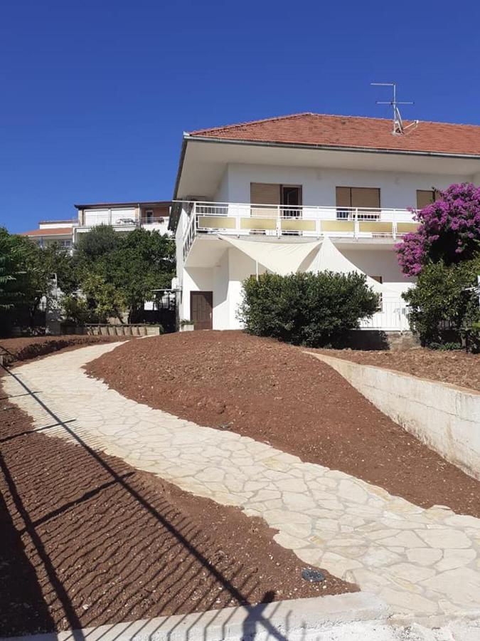 Apartman Simac Okrug Gornji Trogir Exterior foto